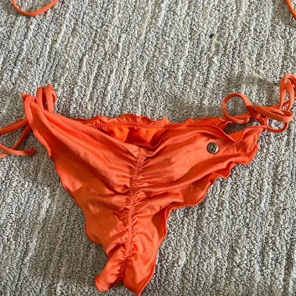 Volcom bright orange xs swimsuit great condition - Picture 3 of 5